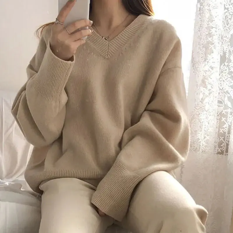 Aiertu FALL OUTFIT Sweater Pullovers Women Spring New Chic Solid V-neck All-match Loose Simple Female Fashion Vintage Elegant Clothing Leisure Soft